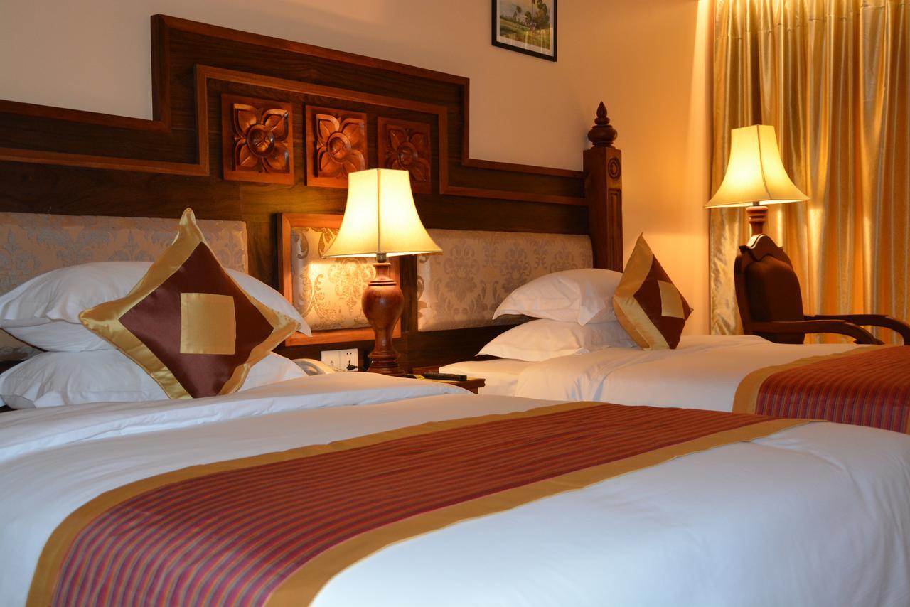 Bayon Era Hotel Siem Reap Esterno foto
